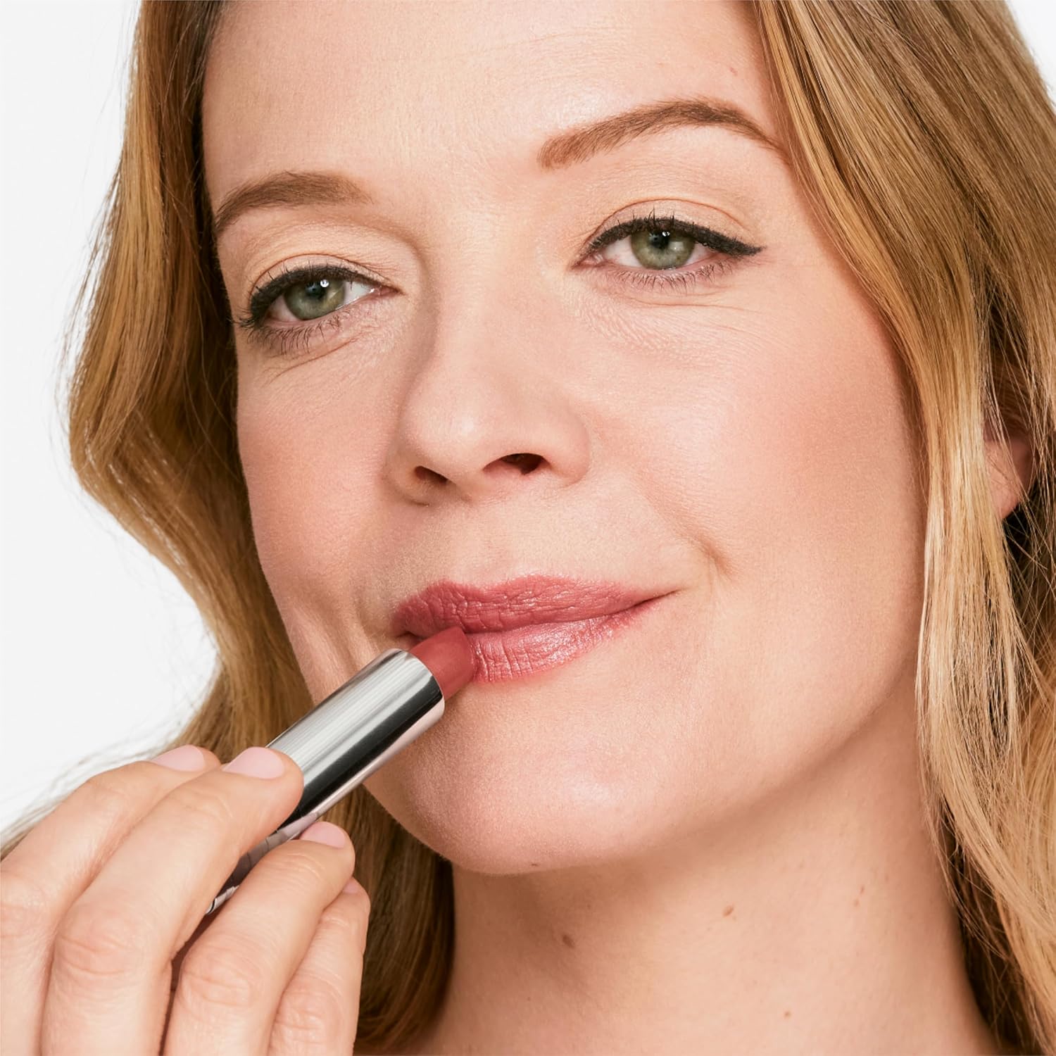 Clinique Clinique Dramatically Different Lipstick Shaping Lip Colour | Long Lasting, Moisturizing + Hydrating | 17 Shades India | Get Original Quality